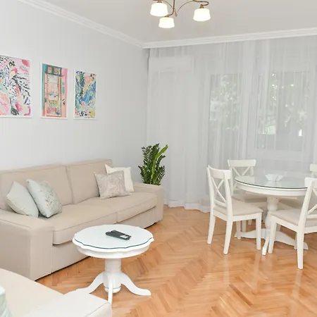 Magnolia Apartment Нови Сад Екстериор снимка